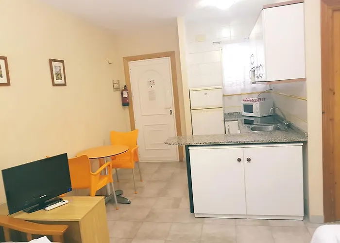 奥林匹亚花园公寓 *